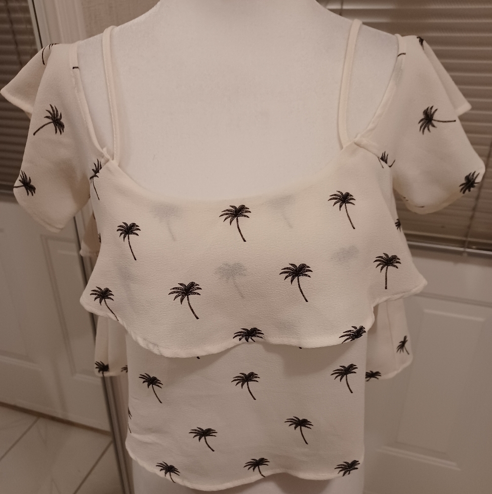 4/$40 Off-Shoulder Palm Tree Top - Size 2 (XS) - Picture 3 of 11